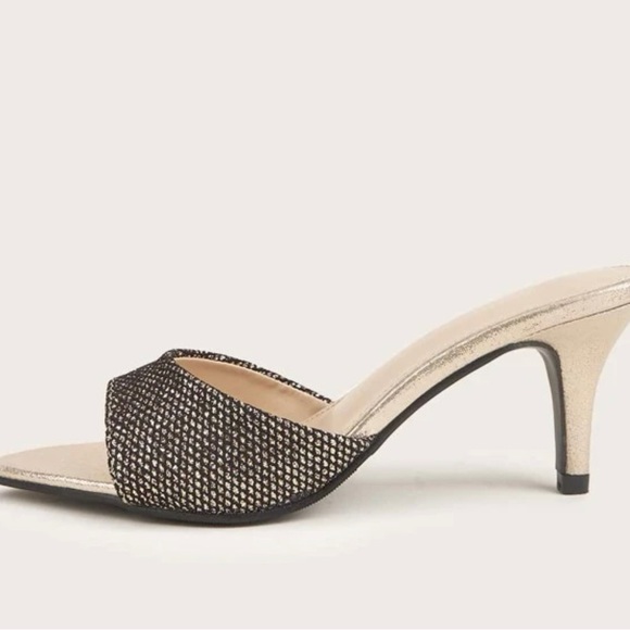 Worn only once indoors. - Picture 2 of 4